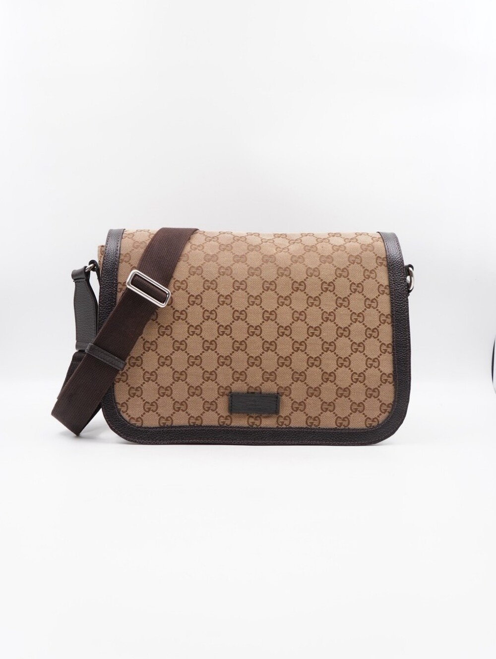 CP16 💕 Gucci Monogram Flap Messenger Bag